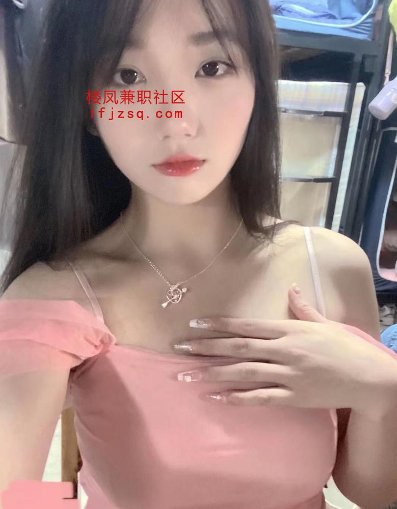 西青清纯甜美学妹