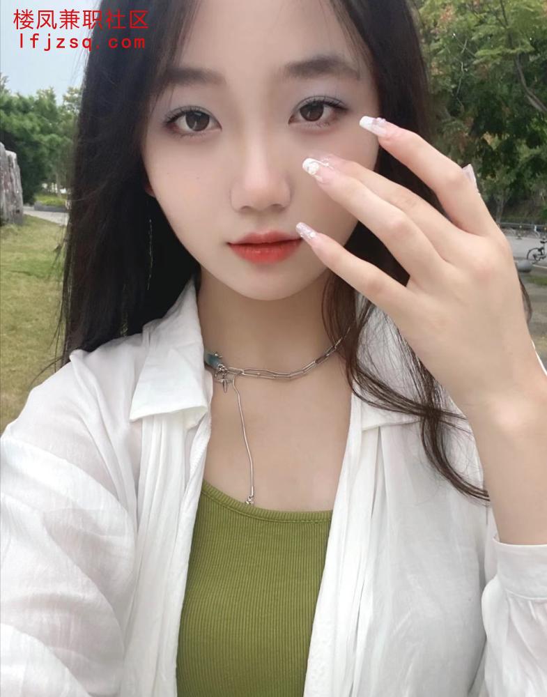 西青清纯甜美学妹