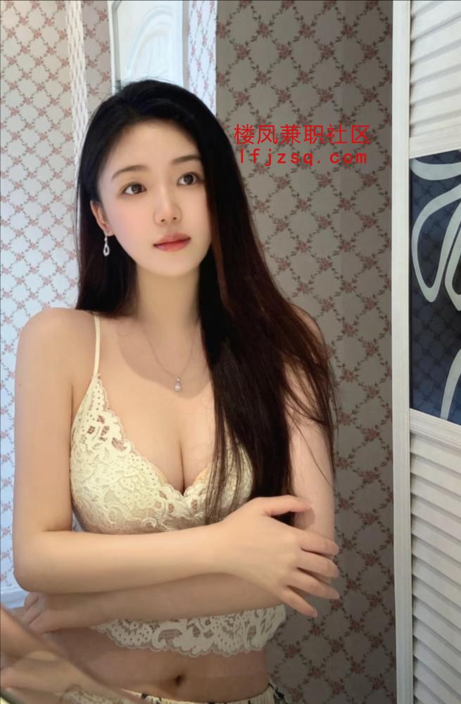 乌鲁木齐市刚破处校花一样甜美纯欲气质大学生粉穴B紧，听话配合
