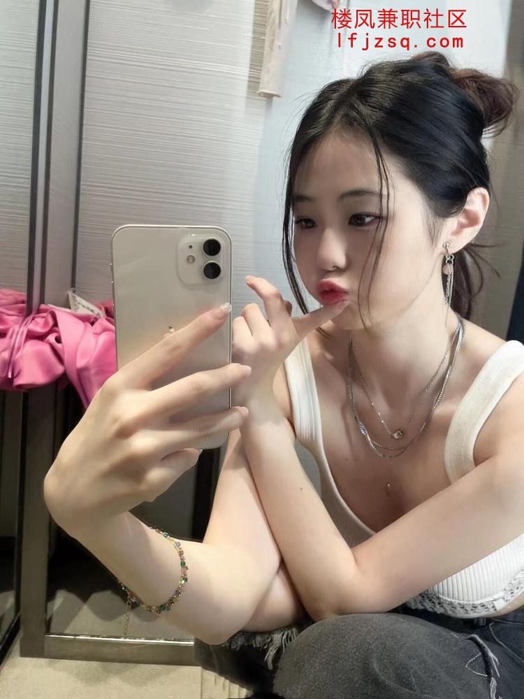 三点粉白嫩下面紧致搞起来很舒服