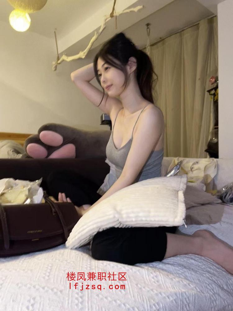 三点粉白嫩下面紧致搞起来很舒服