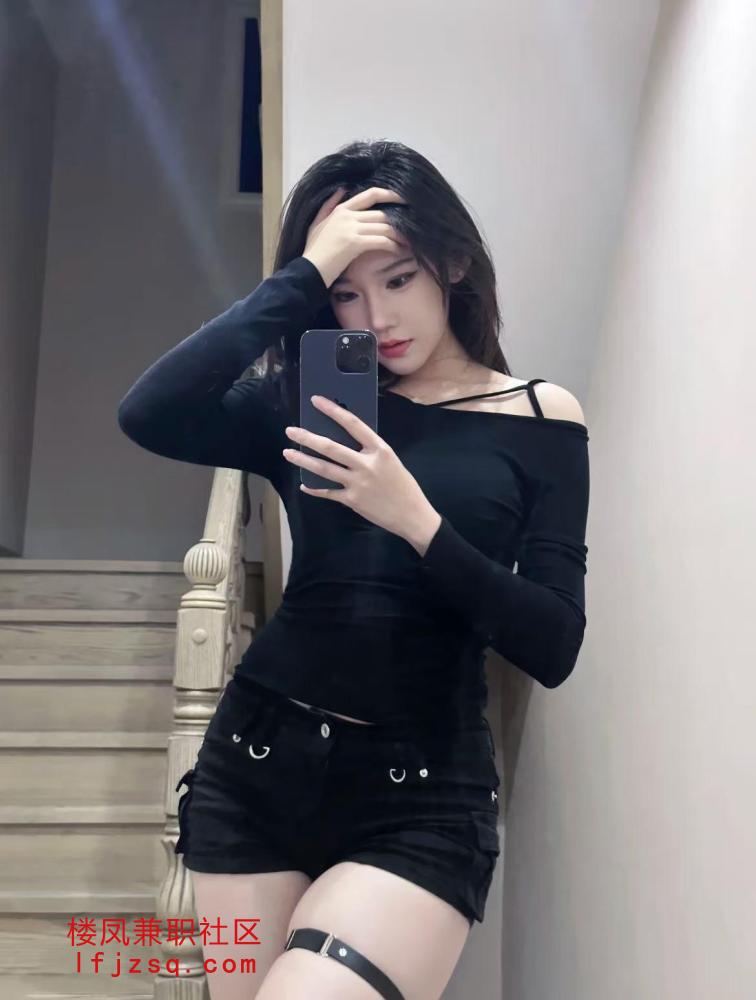极品骚妹舔遍全身口爆超棒