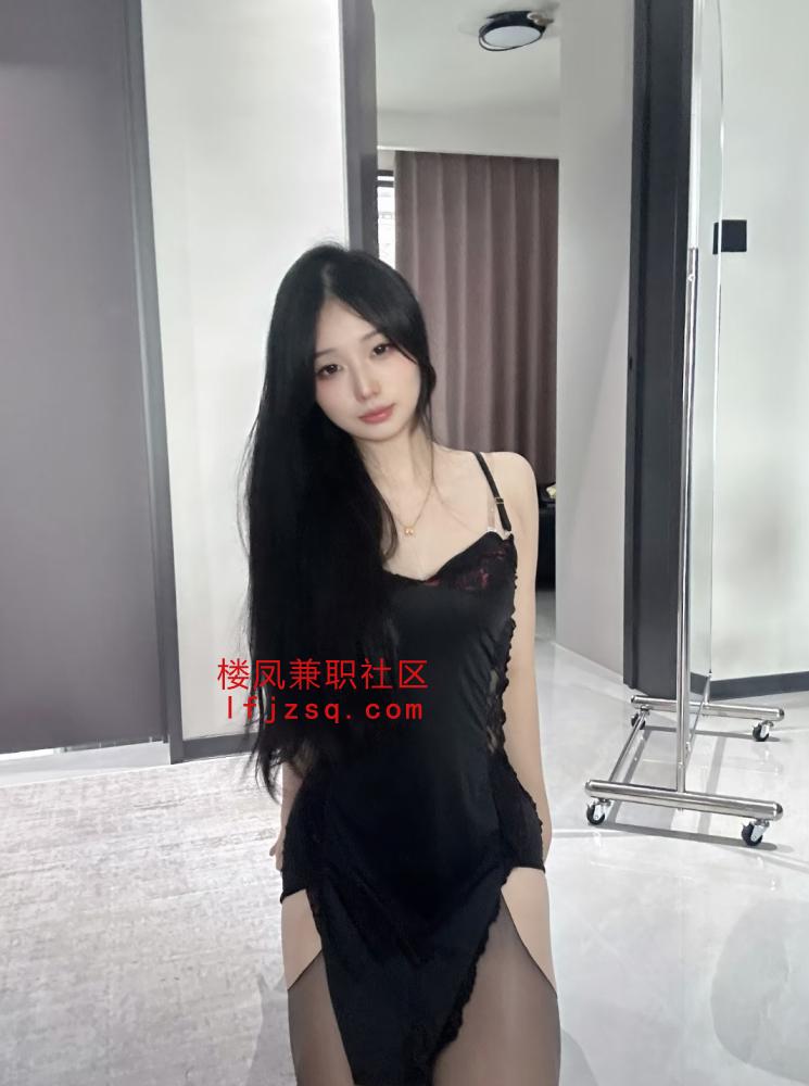 兼职御姐性感黑丝诱惑