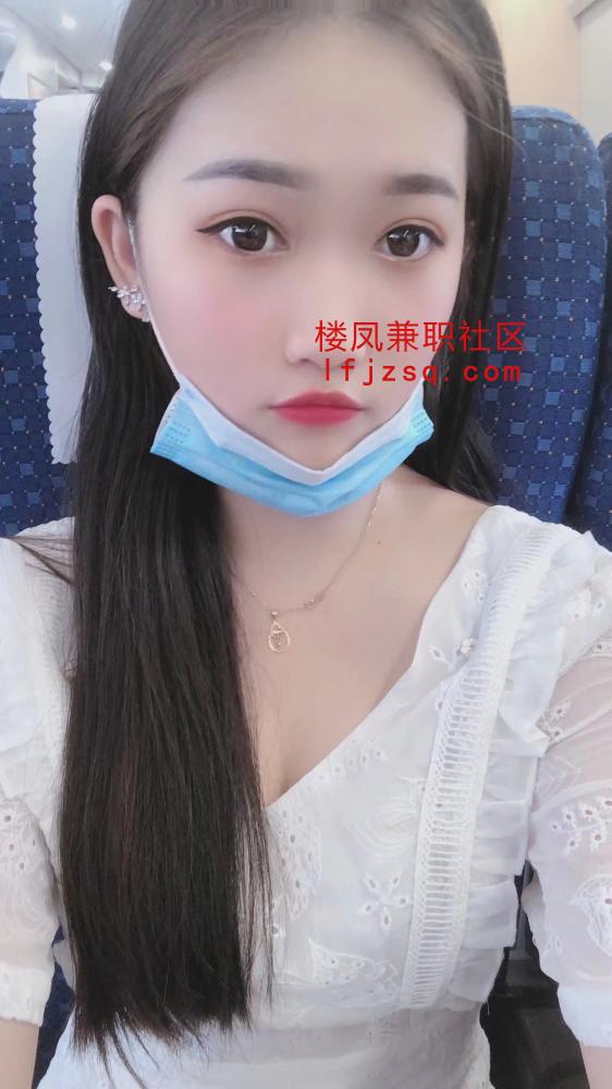 甜美温柔系妹子