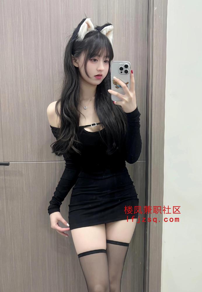 洛阳清纯在校嫩妹三点粉白虎逼