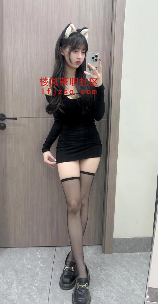 洛阳清纯在校嫩妹三点粉白虎逼