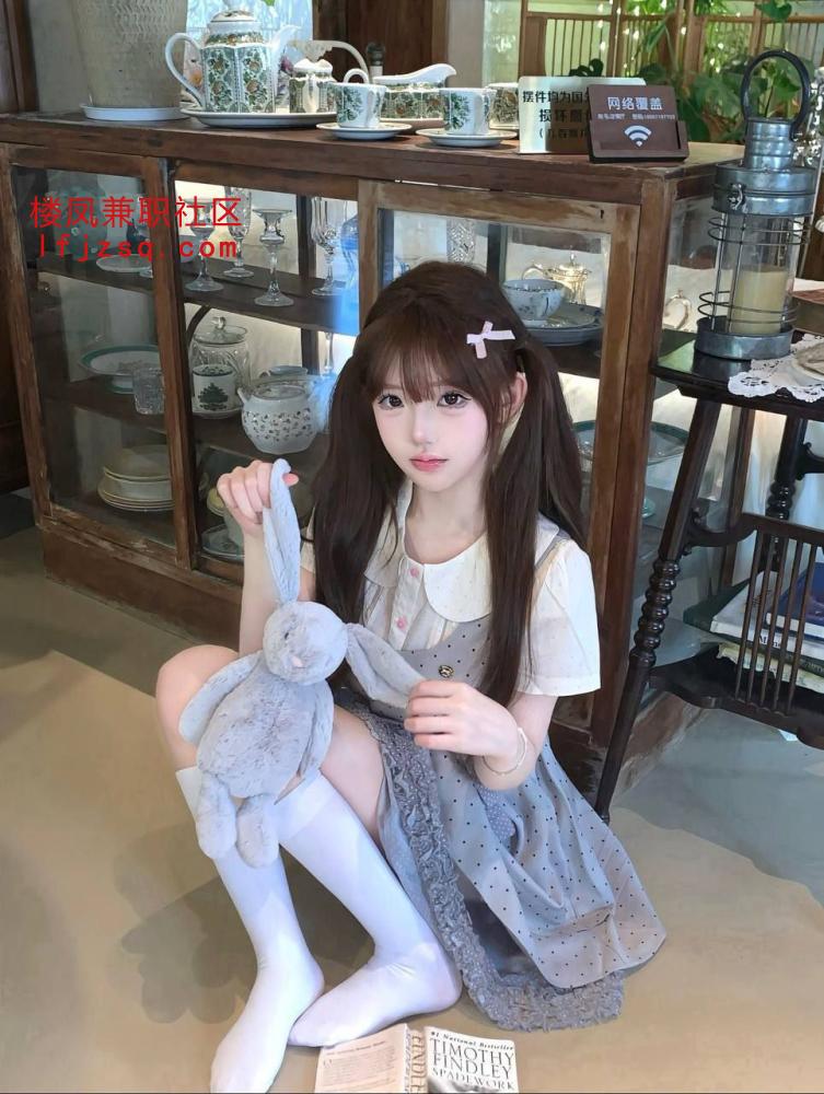 风情娇小妹子兼职有公寓