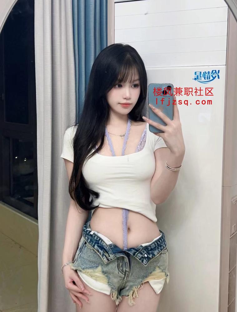 身材相当不错漂亮各种姿势双峰身上蹭