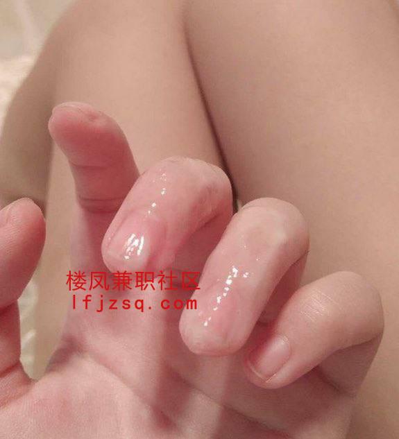 青岛刚出社会美女可角色扮演SM骚货打炮（可外卖可公寓）