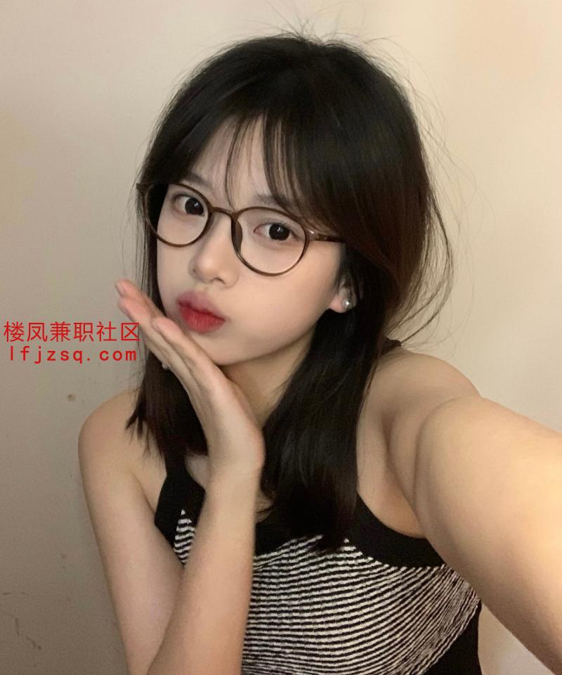 嫩逼会夹水很多很紧很润滑