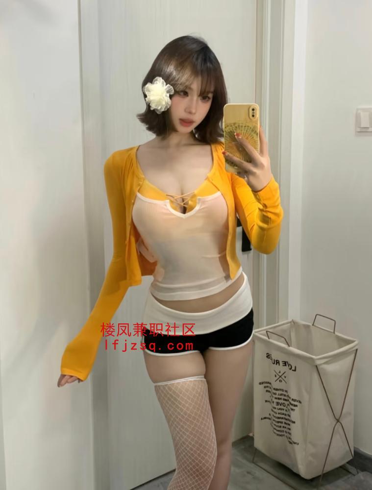 淮安学生妹妹翘臀，粉奶子，紧逼很耐操