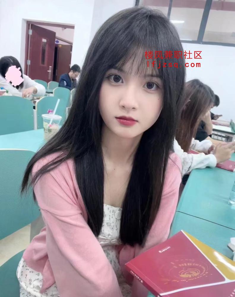 清纯气质大学生刚破处下海校花一样甜美