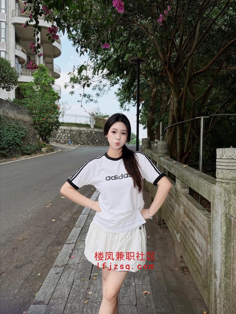 刚做不久的粉妹子