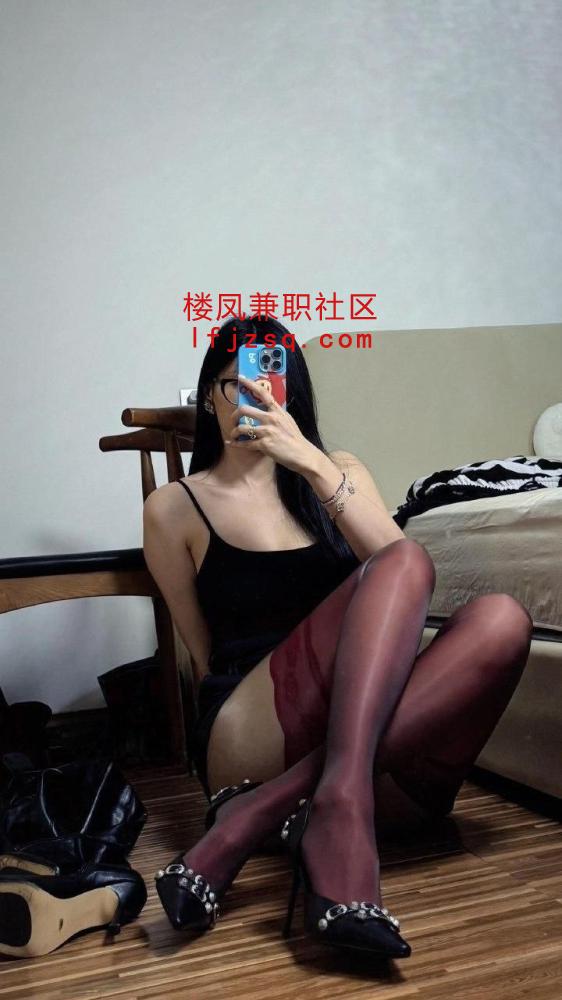 常州清纯学妹纯天然白虎，在舞蹈学校上学，初下海可以内射