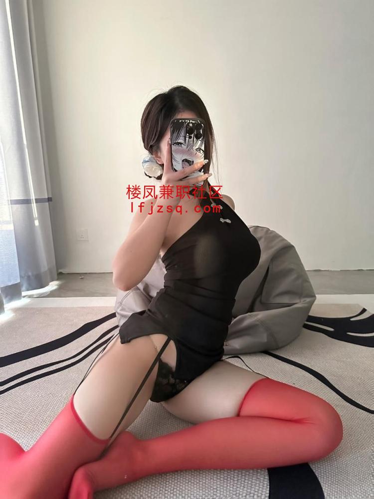 三门峡06年下海会喷水的白虎妹鲍鱼粉嫩紧致非常满意