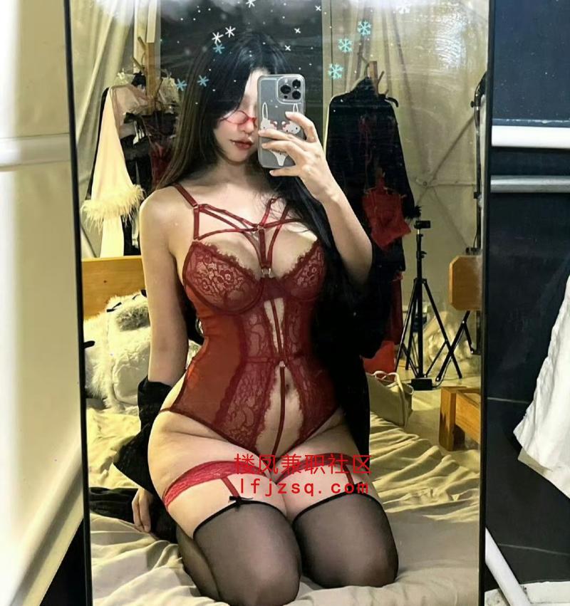 爆乳蜜桃翘臂胸大