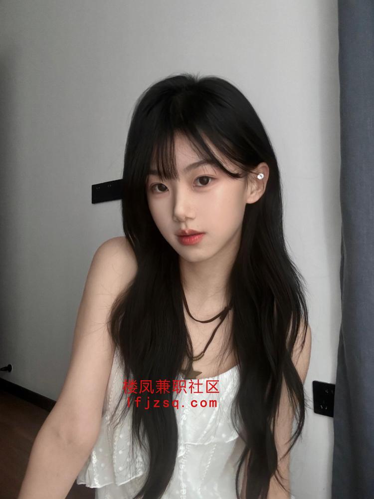 嫩妹三点粉会夹会吸口技一流