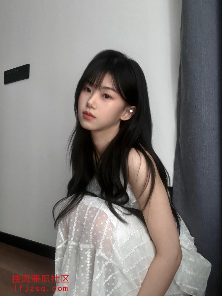 嫩妹三点粉会夹会吸口技一流