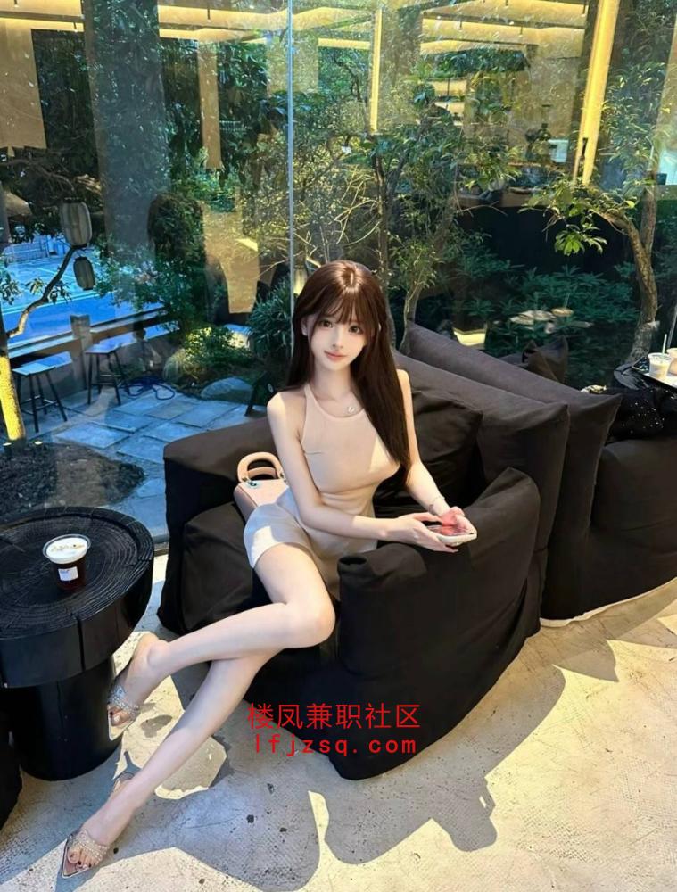 南宁市《高端清纯》学生妹粉嫩B紧刚下海，空姐，萝莉，少女，少妇，自带公寓，可无套内射，（注赠送伟哥）