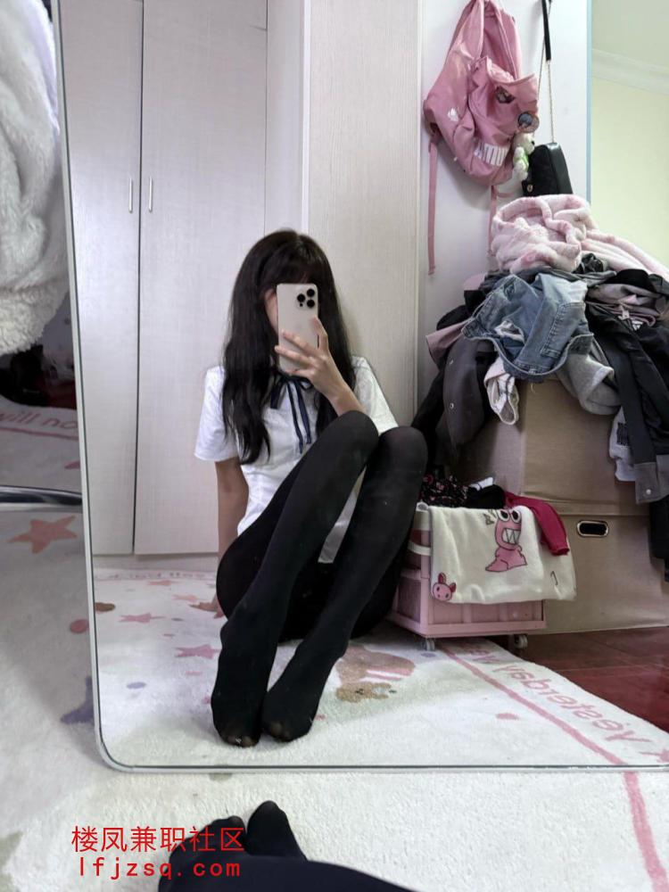 赤峰真人白虎穴粉嫩06年的小妹妹刚下海
