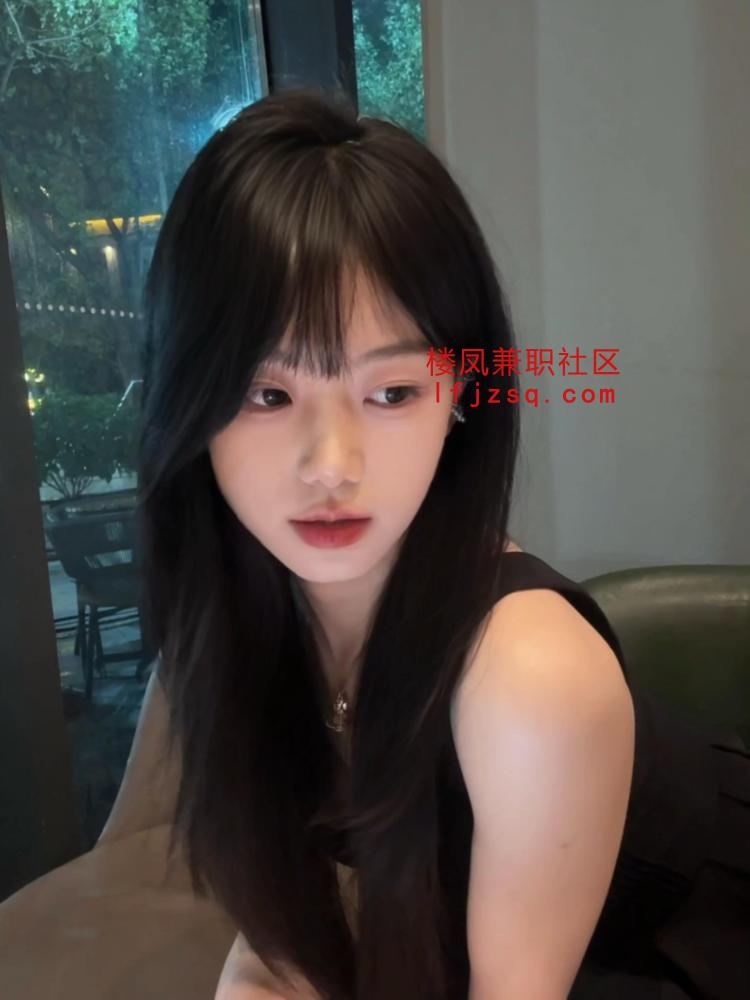 颜值很高态度不错的兼职妹妹