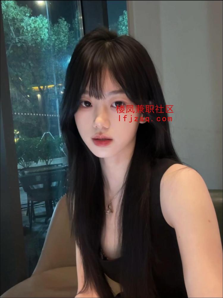 颜值很高态度不错的兼职妹妹