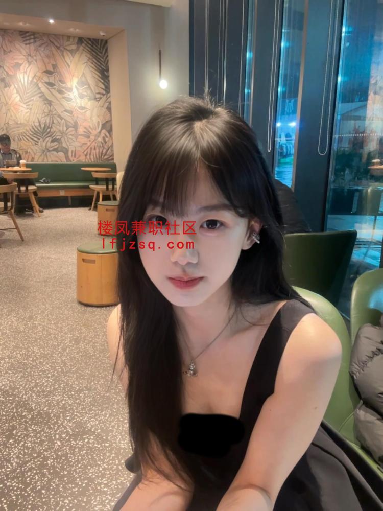颜值很高态度不错的兼职妹妹