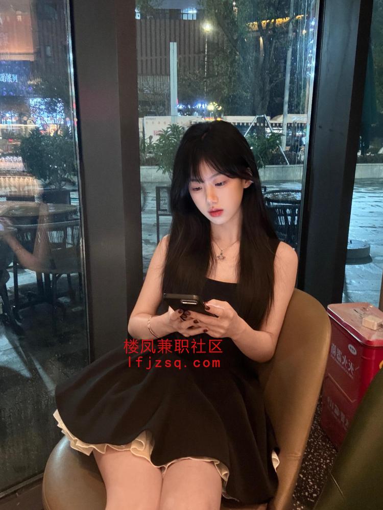 颜值很高态度不错的兼职妹妹