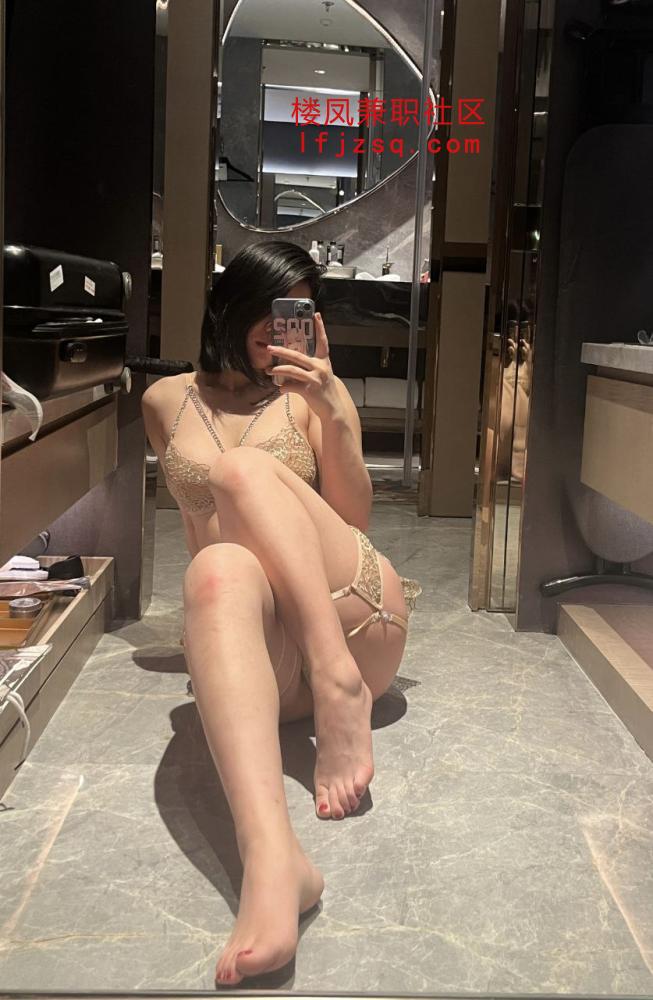 大奶小母狗会潮喷喜欢深喉