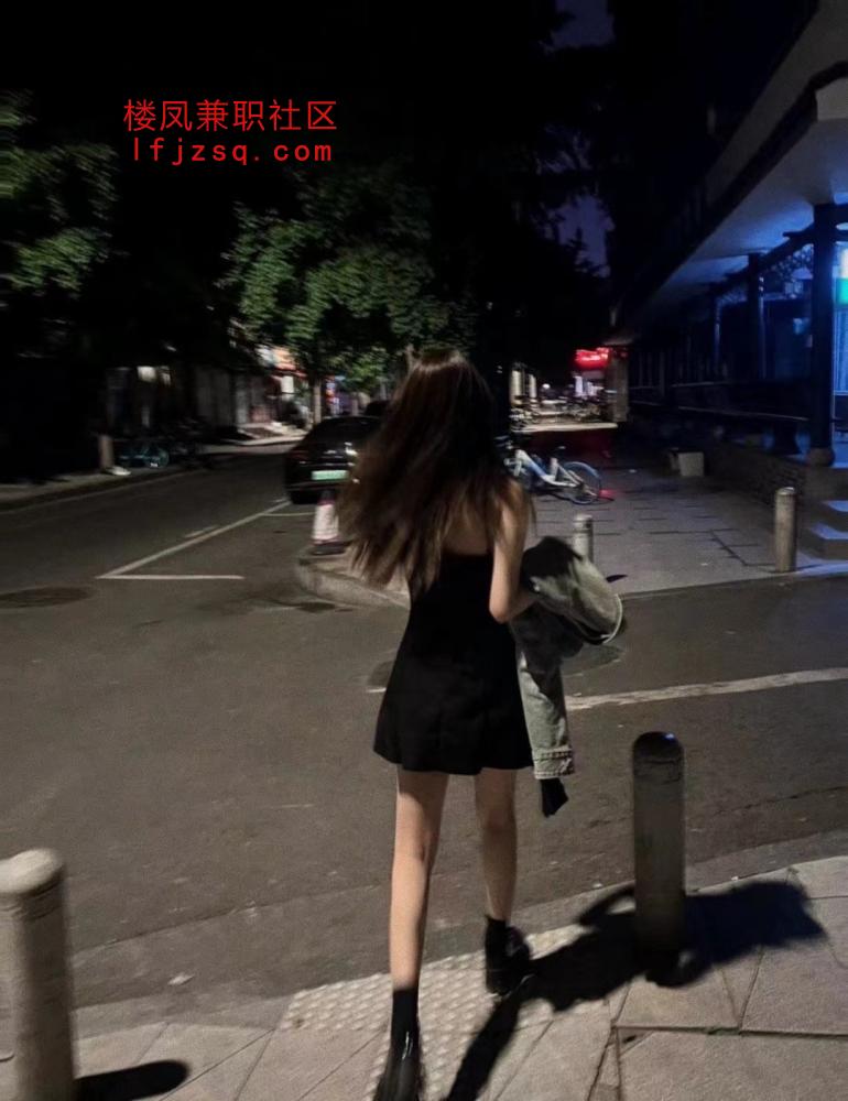 呼市黑丝短裙多汁炮架