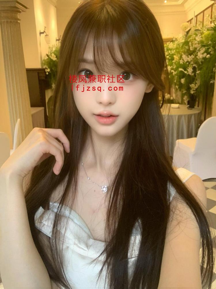 南宁性感尤物，一线天嫩妹子