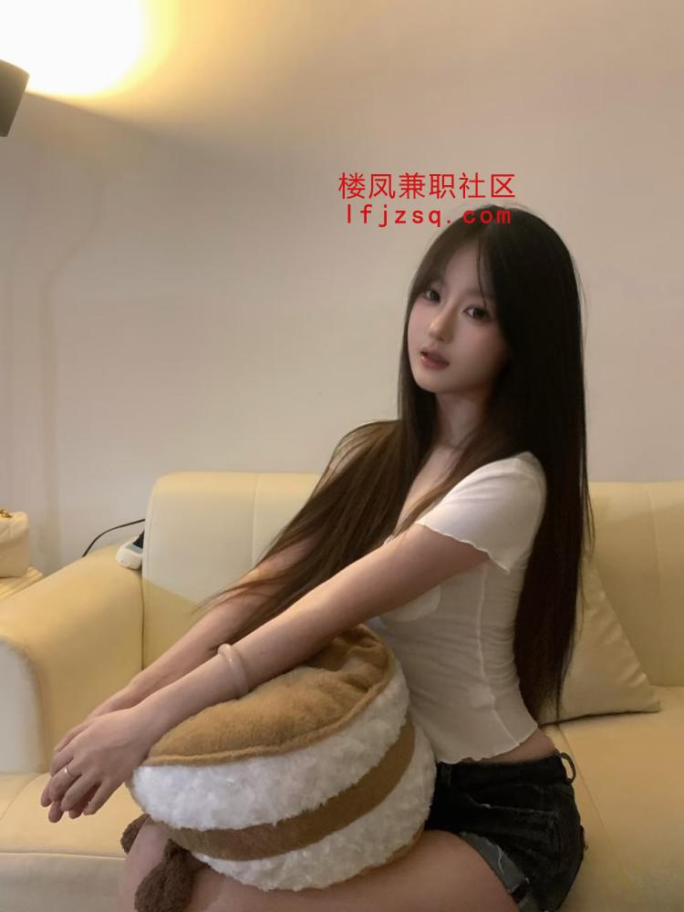 嫩逼包裹感很强被吸着的感觉 粉红色乳头香香的