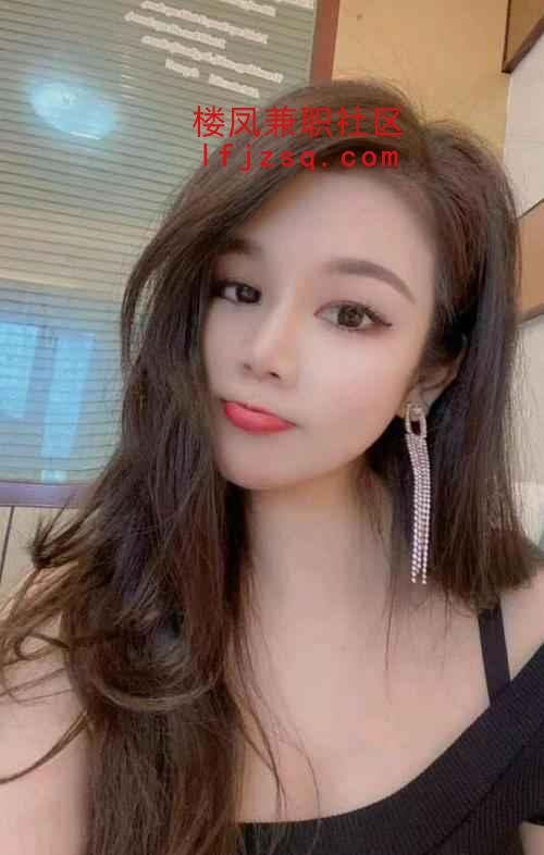 胸大屁股翘，