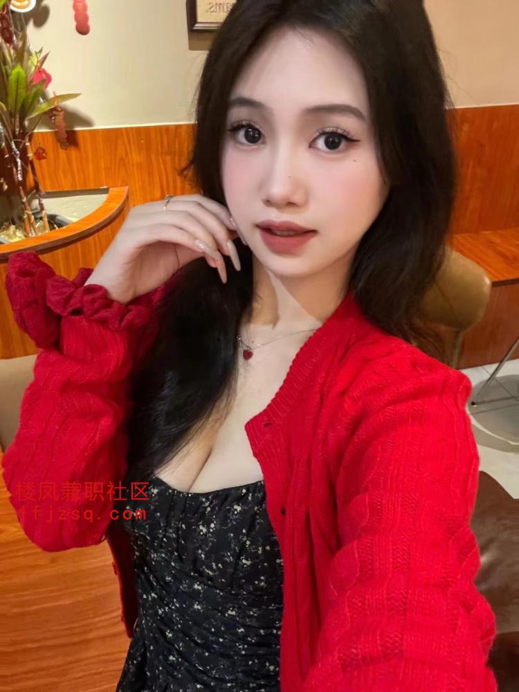 高颜气质大胸御姐