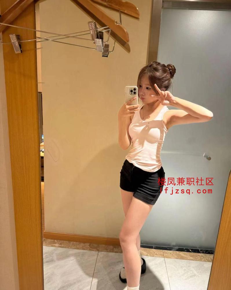 刚破处校花级大学生好紧好粉嫩