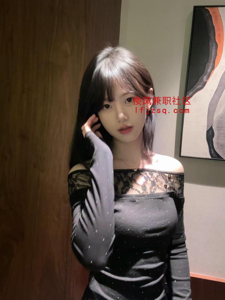 纯欲美女极品身材极致反差个人兼职