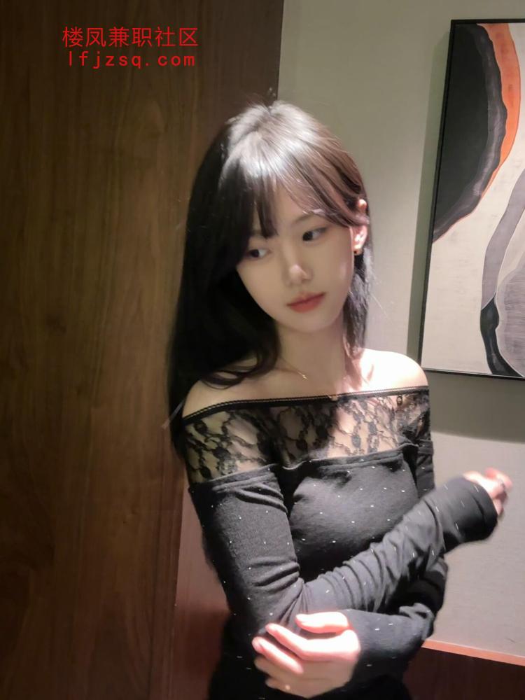 纯欲美女极品身材极致反差个人兼职