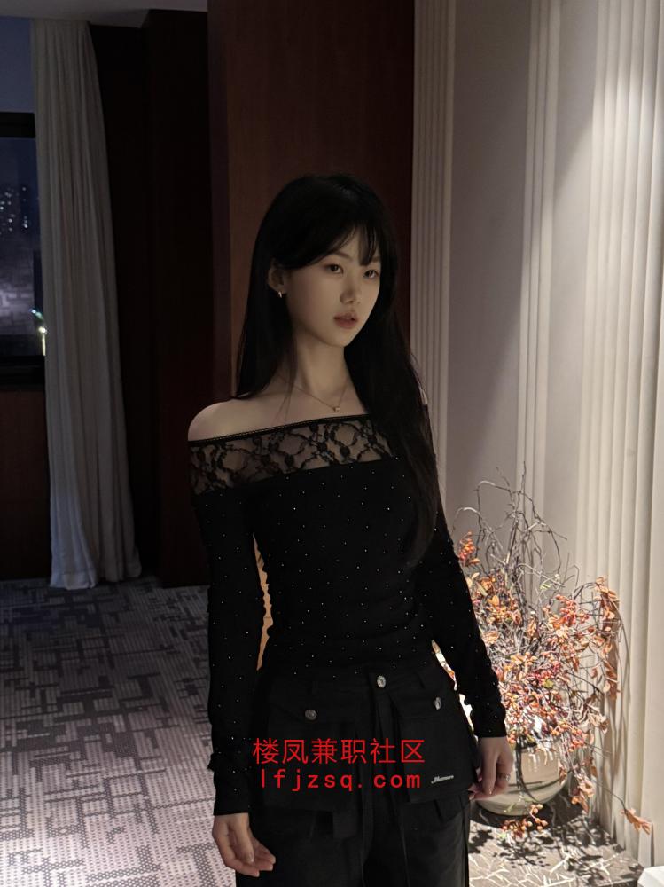 纯欲美女极品身材极致反差个人兼职