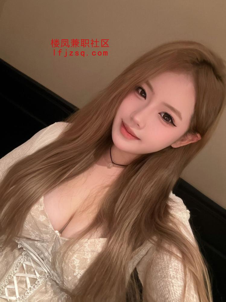 大奶嫩妹反差性欲强烈身材极品