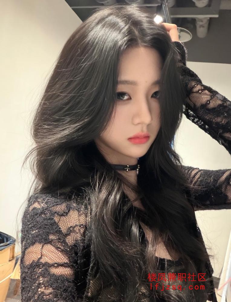 00后文静小女孩敏感水多，性感女神化身，上粉下嫩 逼紧
