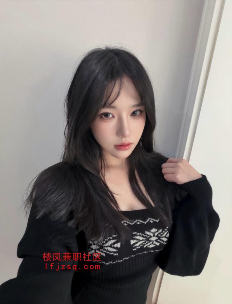 胸摸上去也很舒服 挺拔柔软 服务态度也很好 真是年少不知姐姐好 真人身材不错