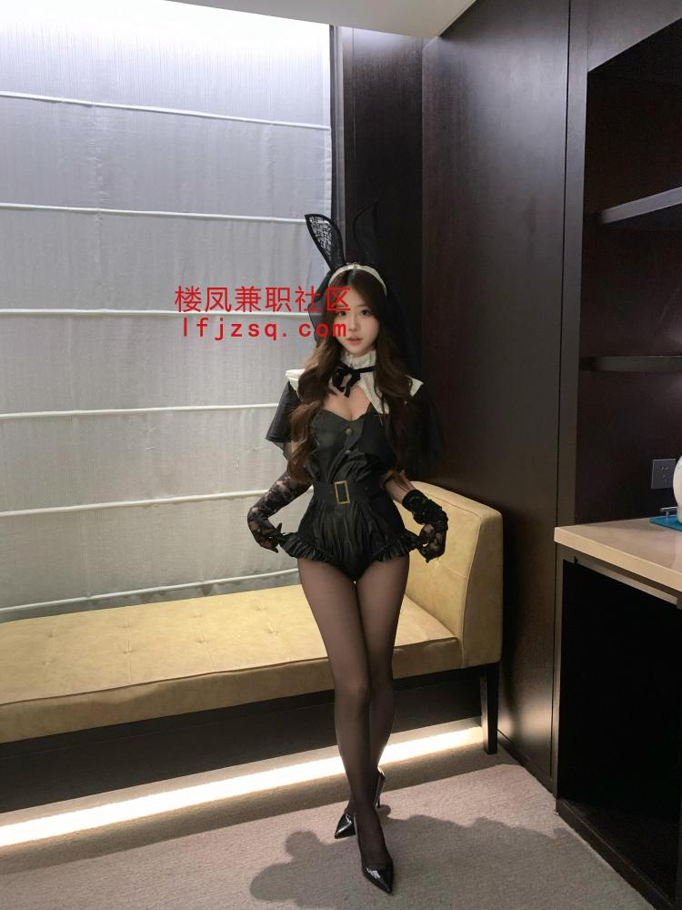 粉嫩00后下海太紧太粉嫩了