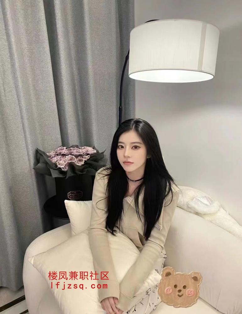 青岛皮肤细腻嫩模身材