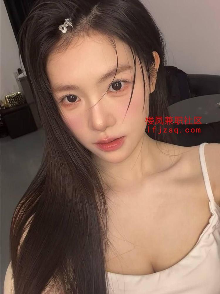 赤峰妹子自带公寓长腿妹任调情