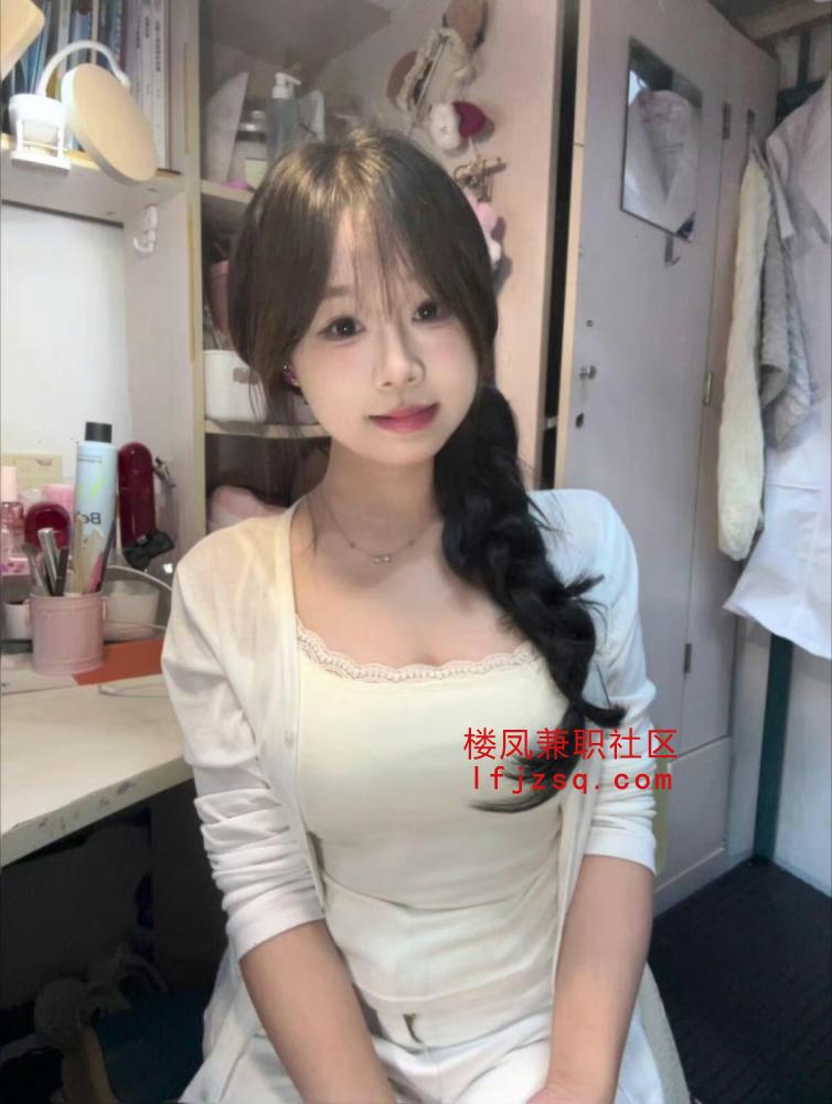 昆明妩媚勾人长腿翘臂美女