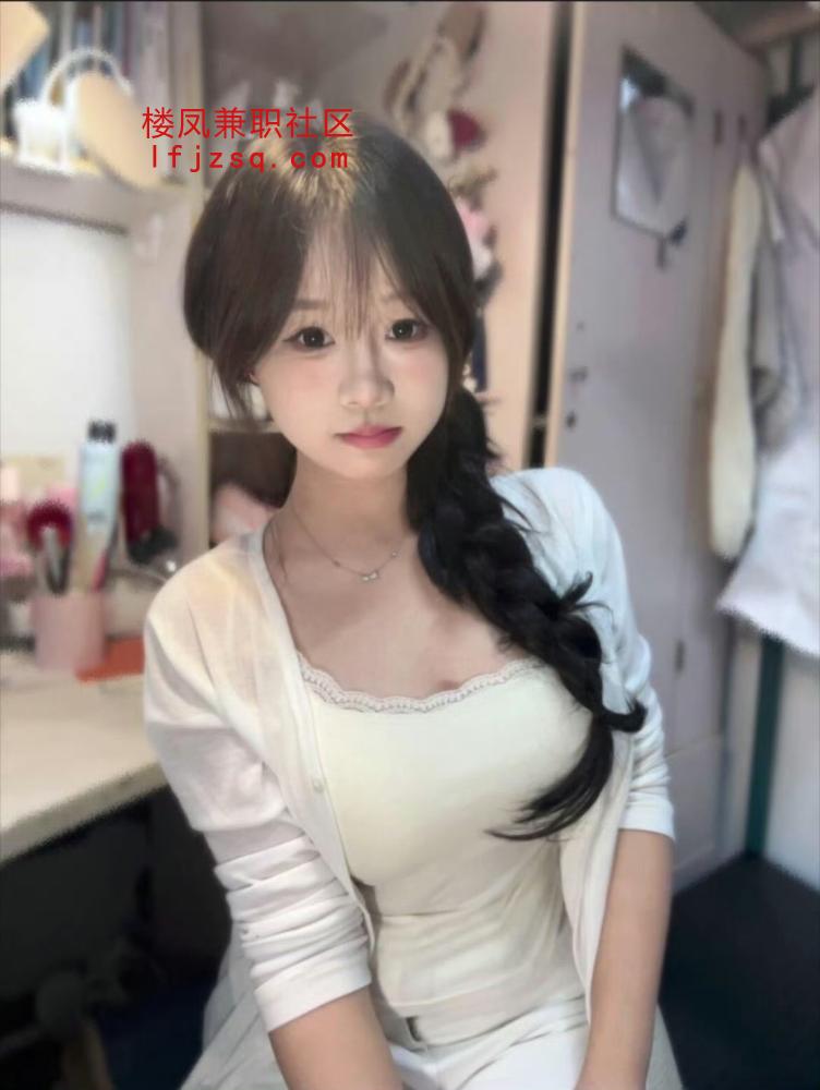 昆明妩媚勾人长腿翘臂美女