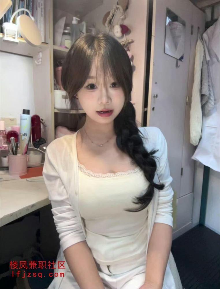 昆明妩媚勾人长腿翘臂美女