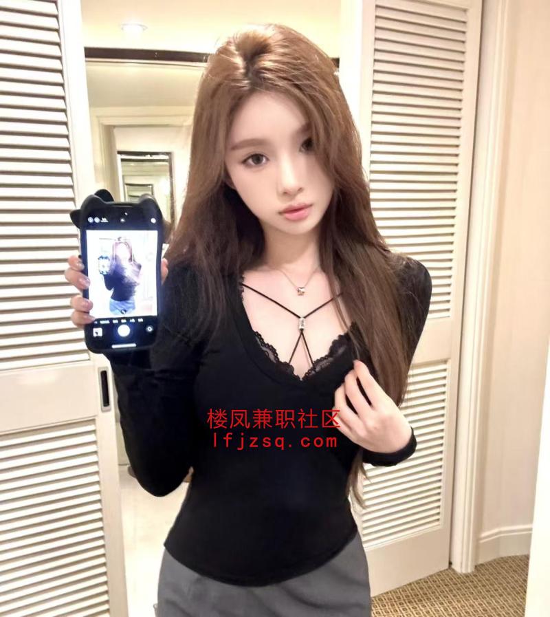 白虎肥臀小少妇