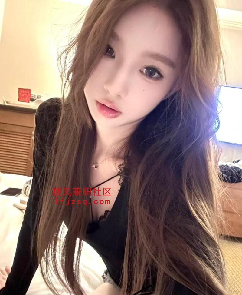 白虎肥臀小少妇