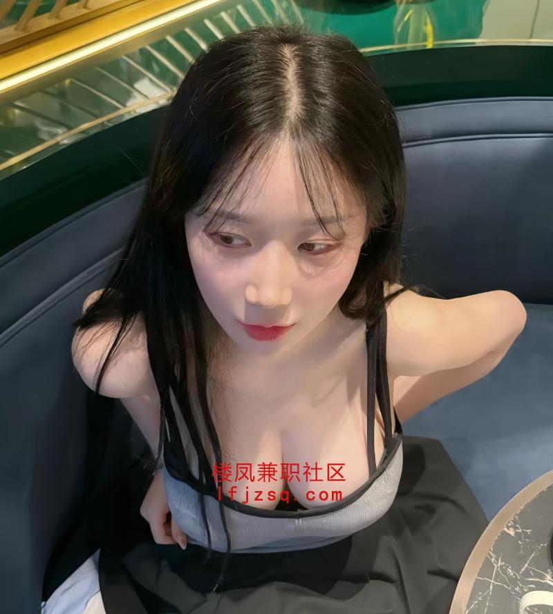 小妹性感大乳紧B水多